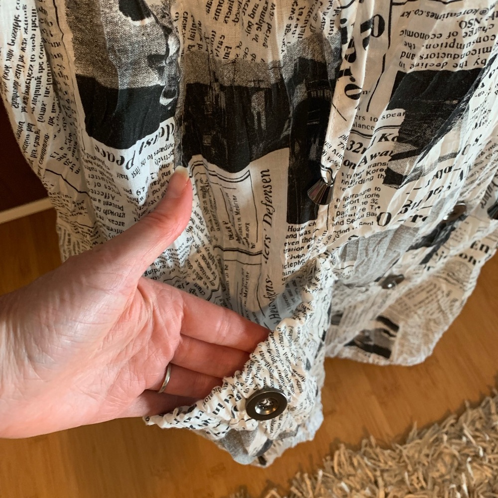 Ki Meng Newspaper Print Dress Black and White - Picture 5 of 8